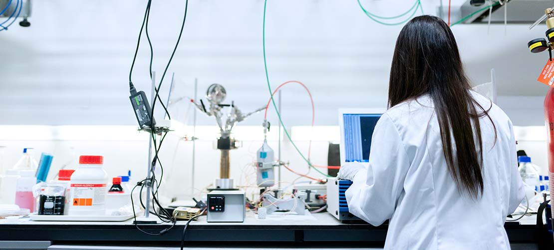 How to practise safe working in labs and research facilities How to practise safe working in labs and research facilities